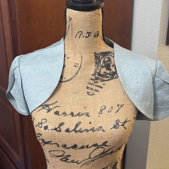 Formal Dress with Embellishment (2 pcs) - Picture 4 of 6